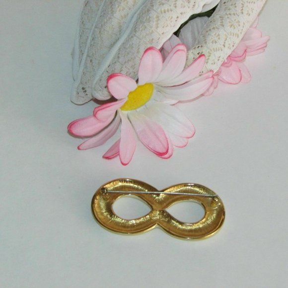 Vintage Brooch Beige Enamel Gold Tone Pin Retro Fashion Jewellery - Picture 3 of 6